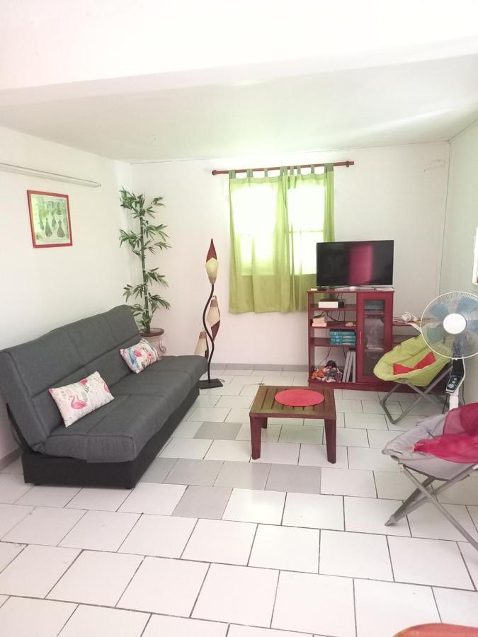Bel Appartement - Proche Des Plages De Sainte Anne Exterior foto