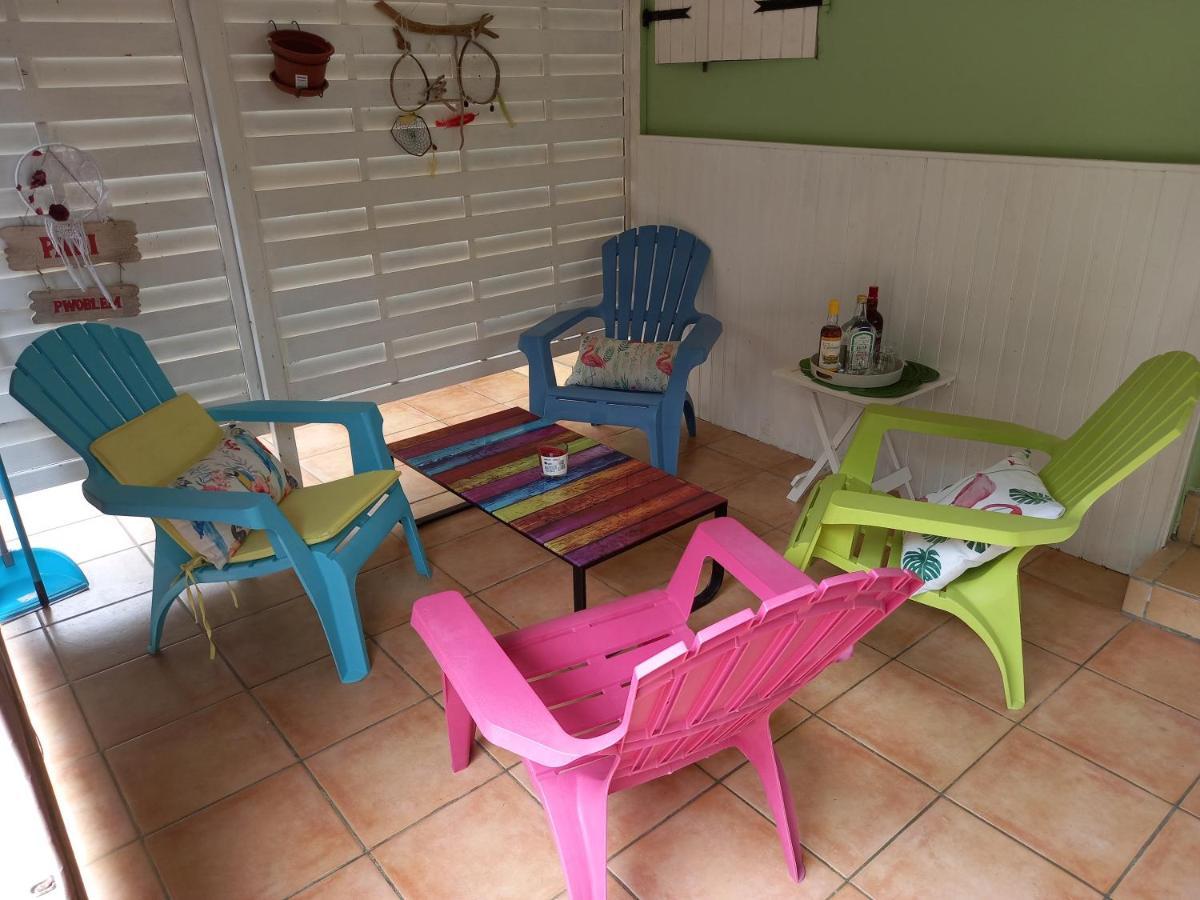Bel Appartement - Proche Des Plages De Sainte Anne Exterior foto
