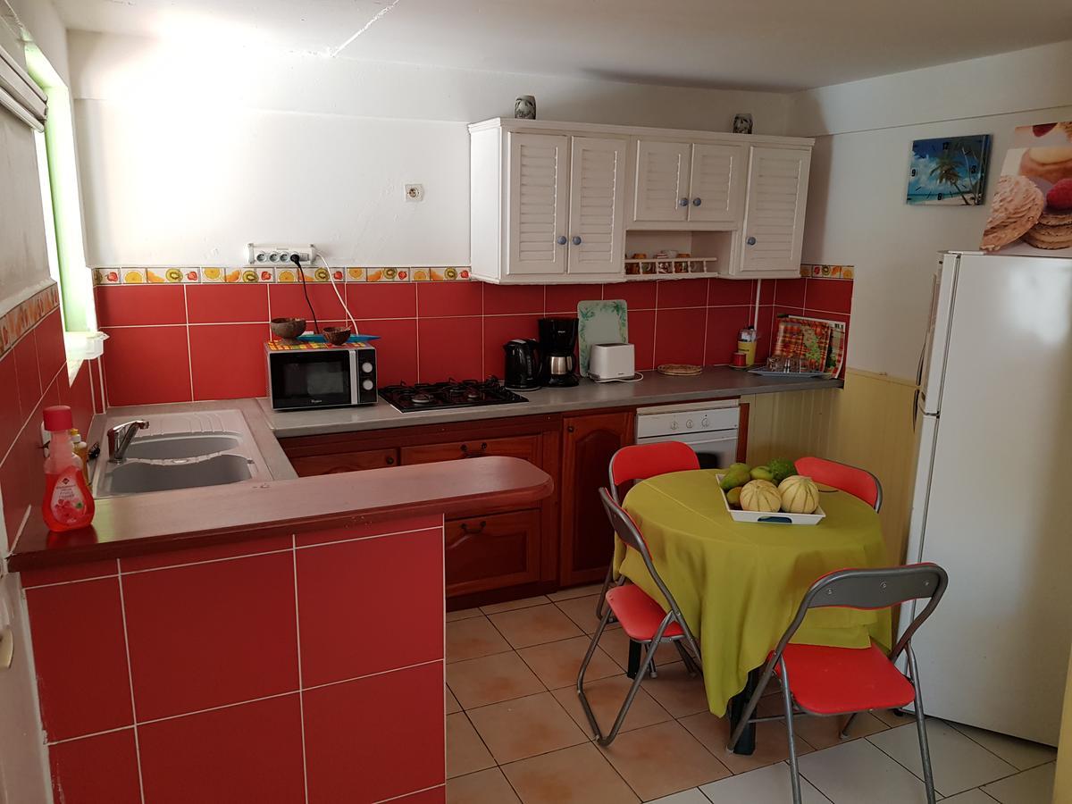 Bel Appartement - Proche Des Plages De Sainte Anne Exterior foto